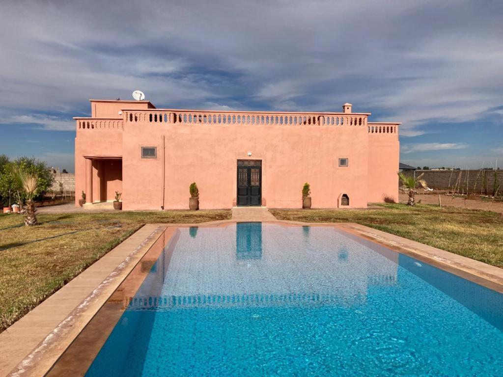 Family Villa With Swimming Pool And A Wonderful Mountain View マラケシュ エクステリア 写真