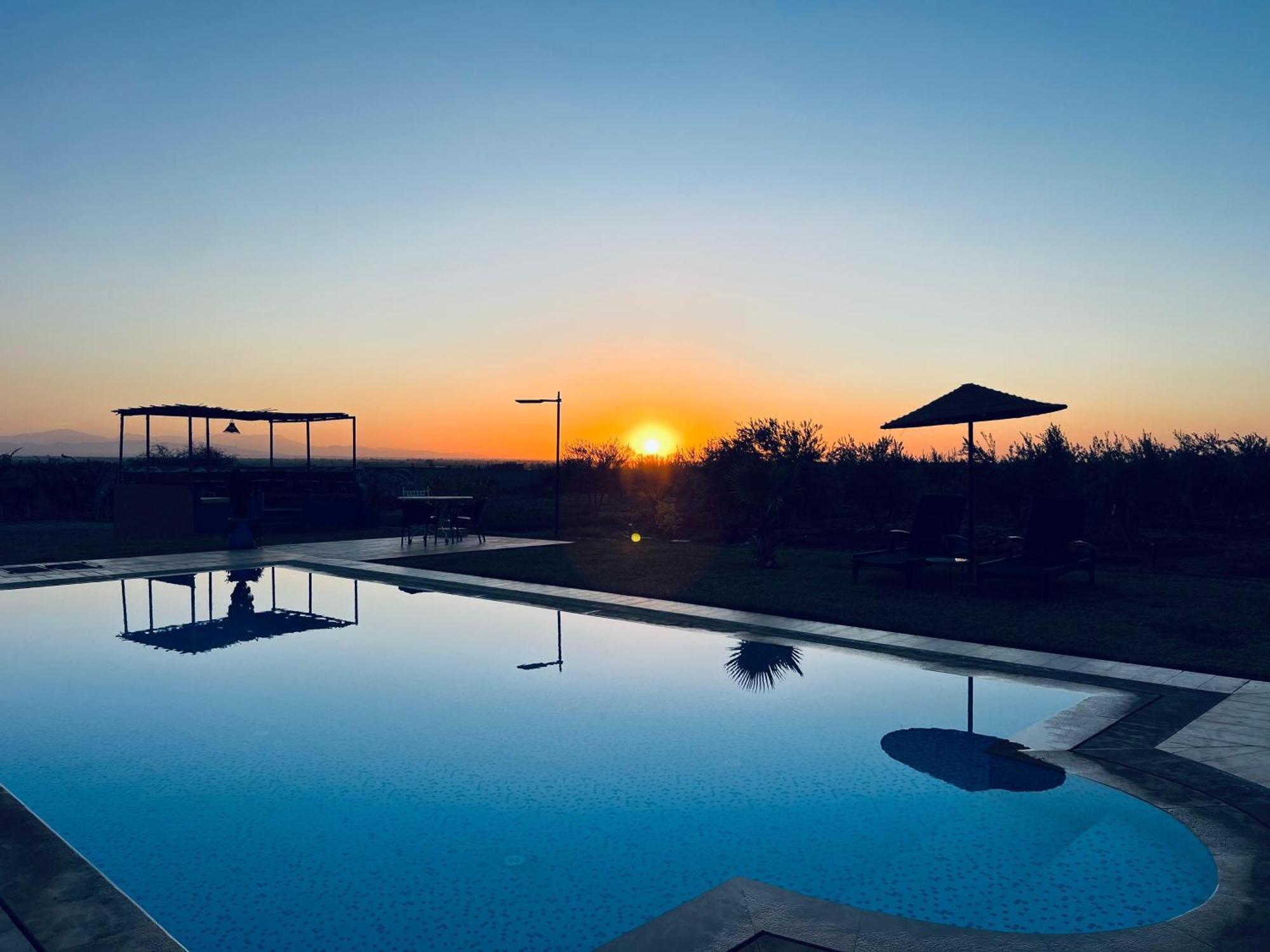 Family Villa With Swimming Pool And A Wonderful Mountain View マラケシュ エクステリア 写真