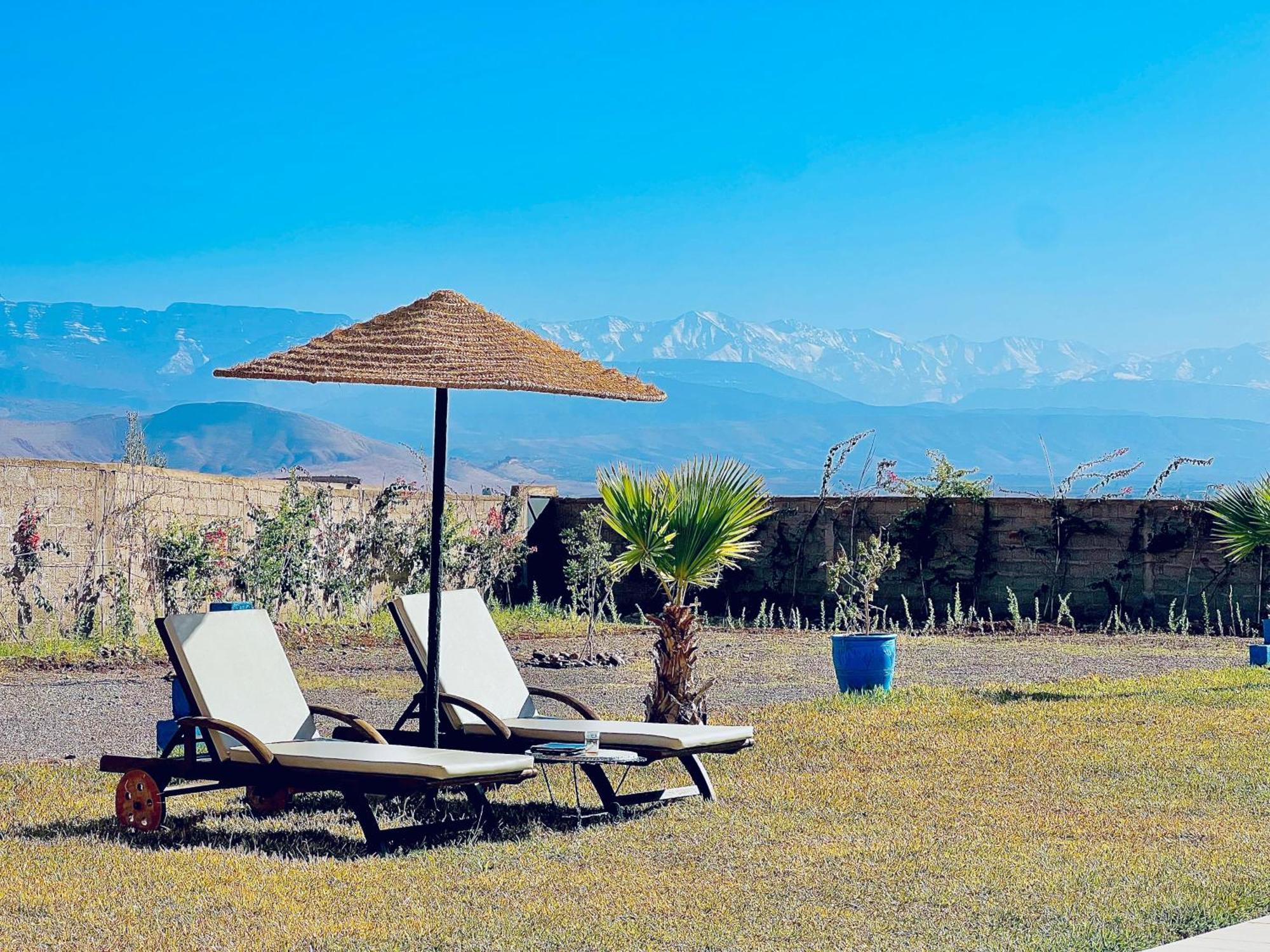 Family Villa With Swimming Pool And A Wonderful Mountain View マラケシュ エクステリア 写真