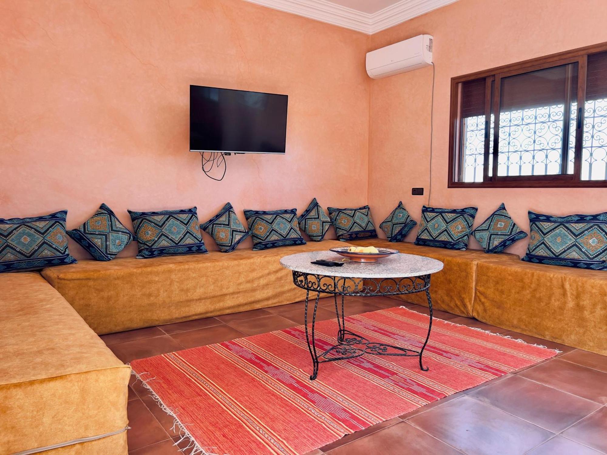 Family Villa With Swimming Pool And A Wonderful Mountain View マラケシュ エクステリア 写真